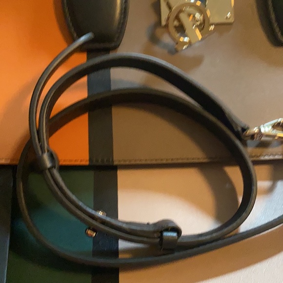 Ferragamo satchel - Picture 9 of 10